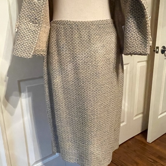 St. John suit - Picture 10 of 14